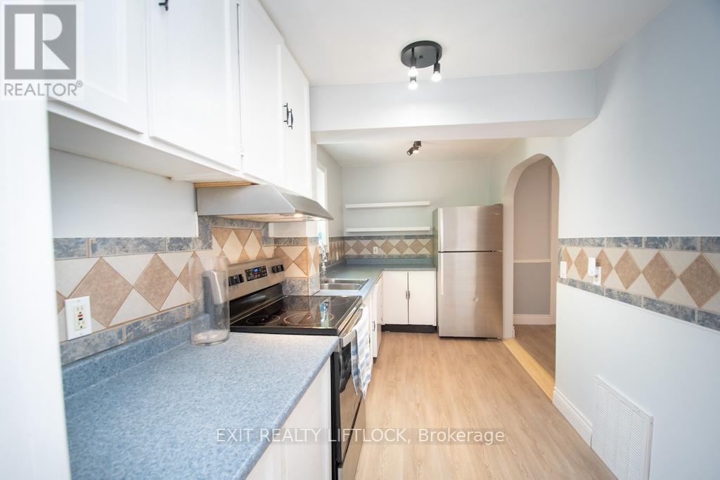 210 Dublin Street, Peterborough Central (North), Ontario  K9H 3B7 - Photo 12 - X12258551
