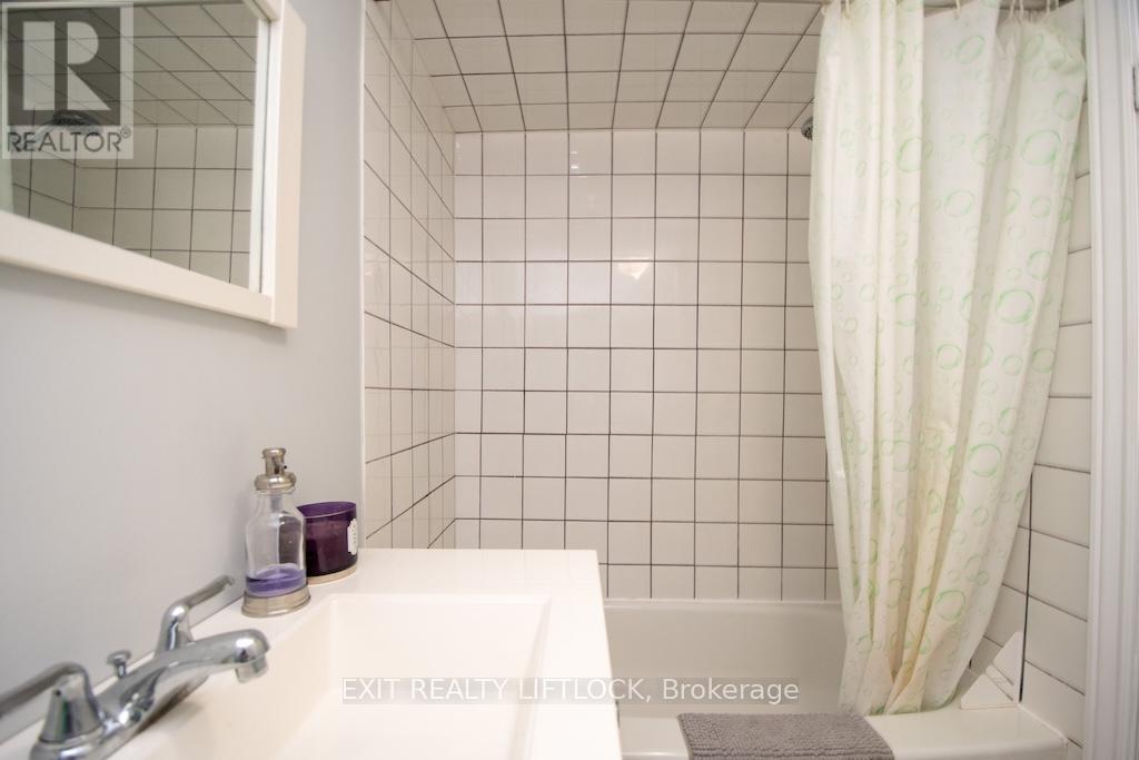 210 Dublin Street, Peterborough Central (North), Ontario  K9H 3B7 - Photo 25 - X12258551