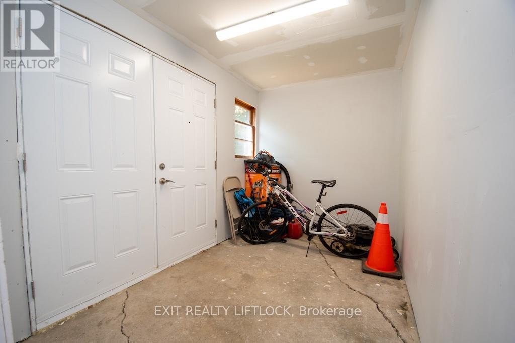 210 Dublin Street, Peterborough Central (North), Ontario  K9H 3B7 - Photo 29 - X12258551