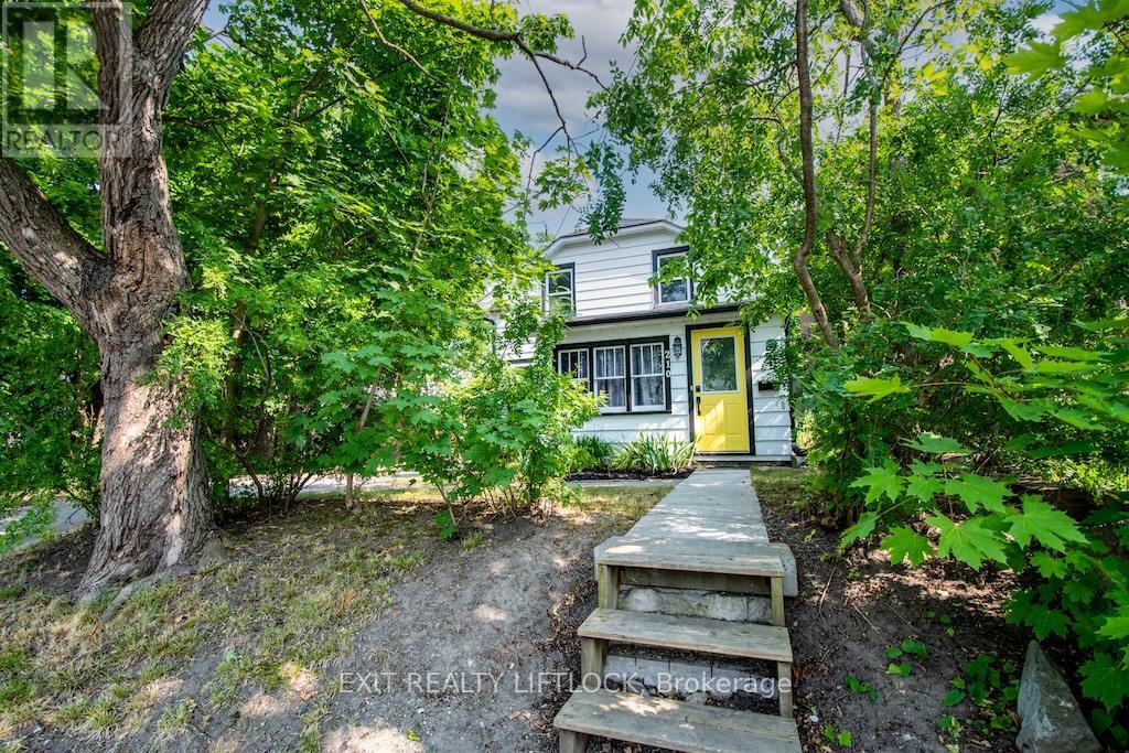 210 Dublin Street, Peterborough Central (North), Ontario  K9H 3B7 - Photo 33 - X12258551