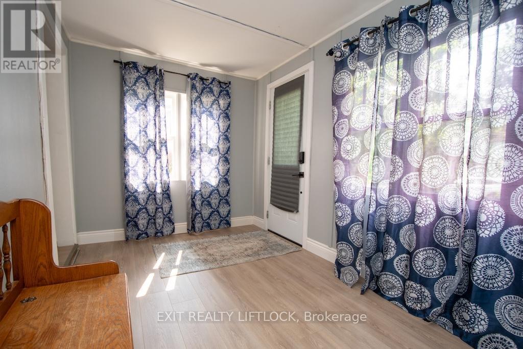 210 Dublin Street, Peterborough Central (North), Ontario  K9H 3B7 - Photo 4 - X12258551