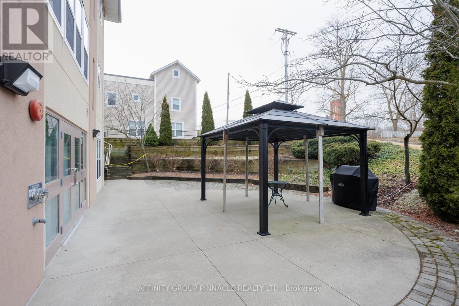 312 - 8 Huron Street, Kawartha Lakes (Lindsay), Ontario  K9V 6K3 - Photo 4 - X12258598