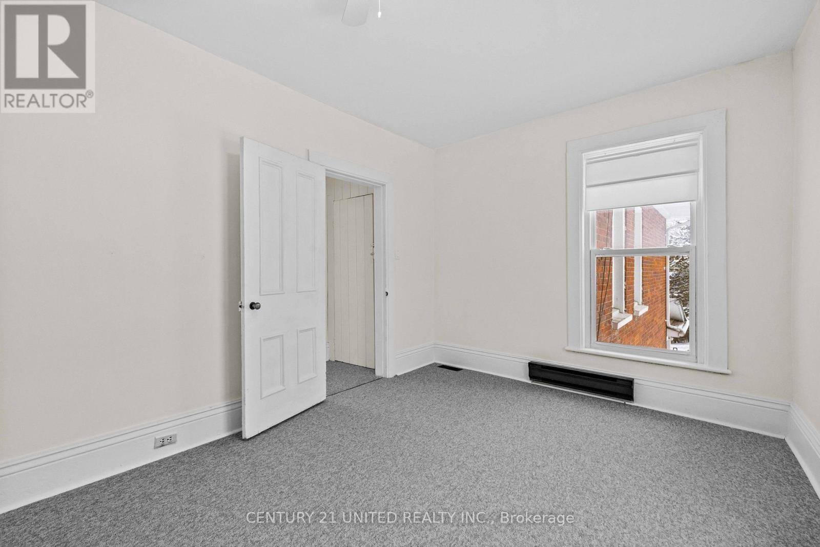 234 Antrim Street, Peterborough Central (North), Ontario  K9H 3G4 - Photo 14 - X12258677