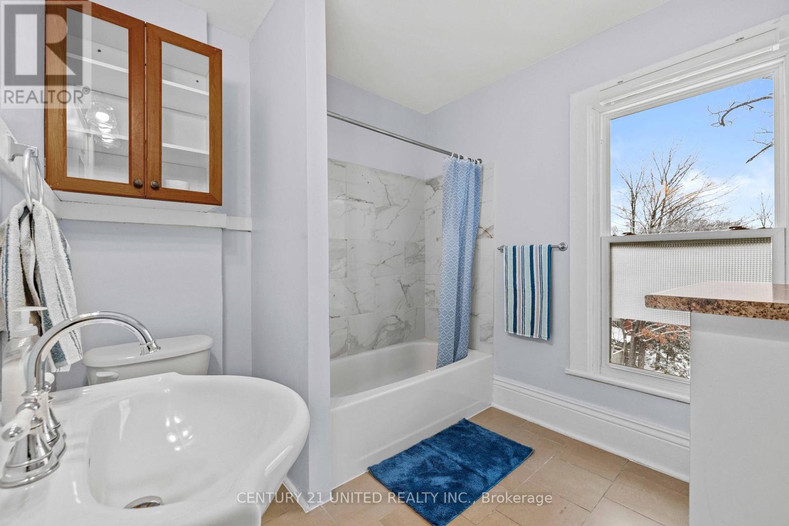 234 Antrim Street, Peterborough Central (North), Ontario  K9H 3G4 - Photo 17 - X12258677