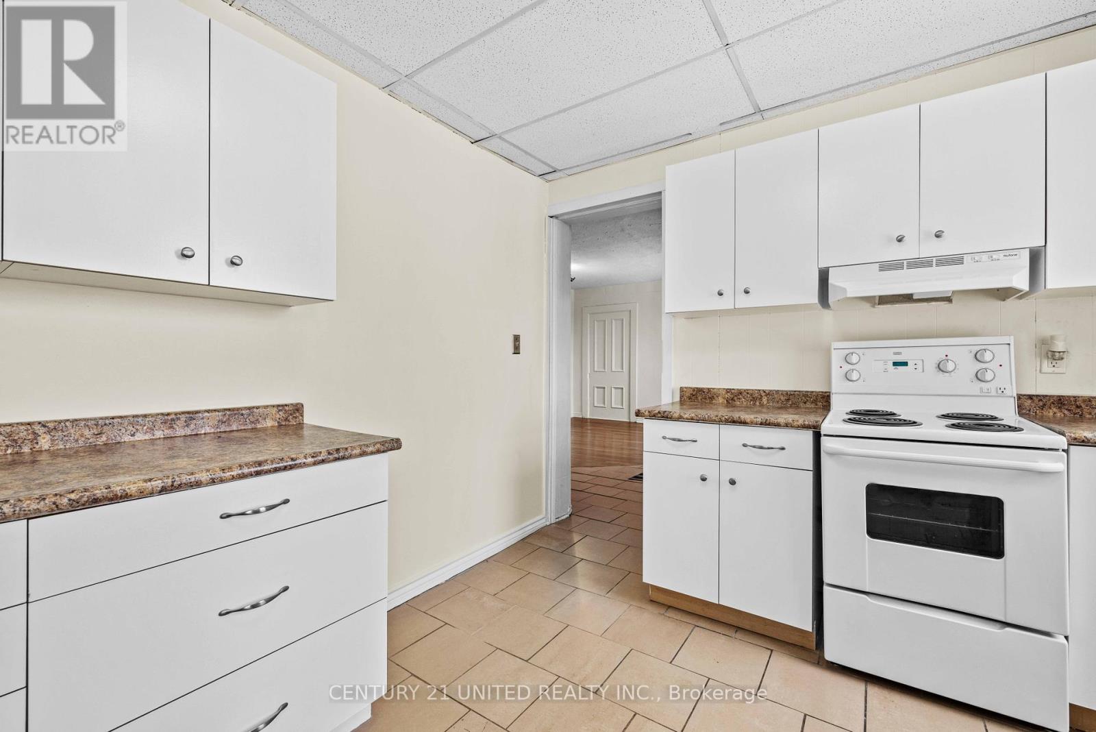234 Antrim Street, Peterborough Central (North), Ontario  K9H 3G4 - Photo 5 - X12258677