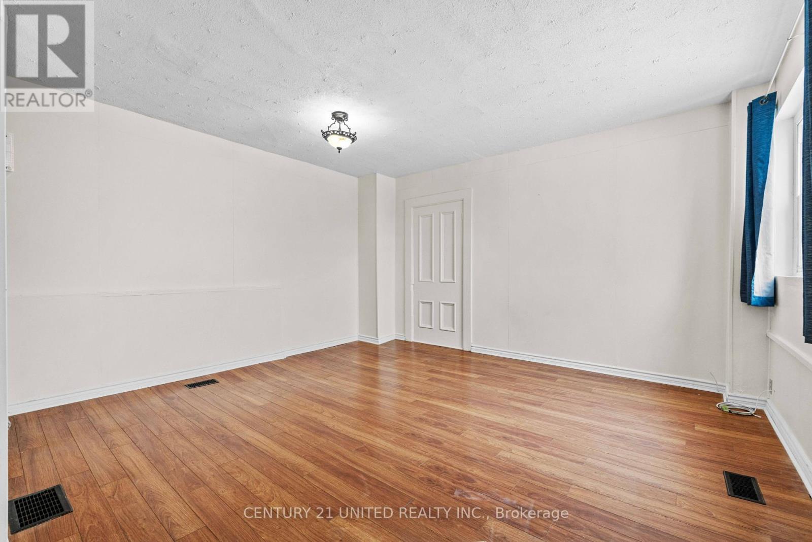 234 Antrim Street, Peterborough Central (North), Ontario  K9H 3G4 - Photo 9 - X12258677