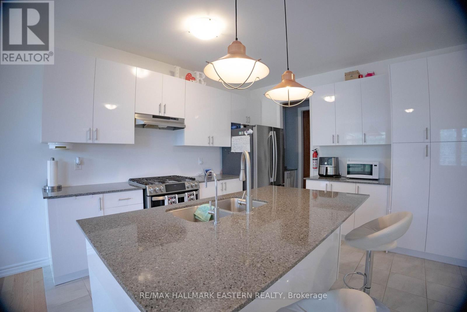 Main Floor - 119 Highlands Boulevard, Cavan Monaghan (Millbrook Village), Ontario  L0A 1G0 - Photo 13 - X12258835