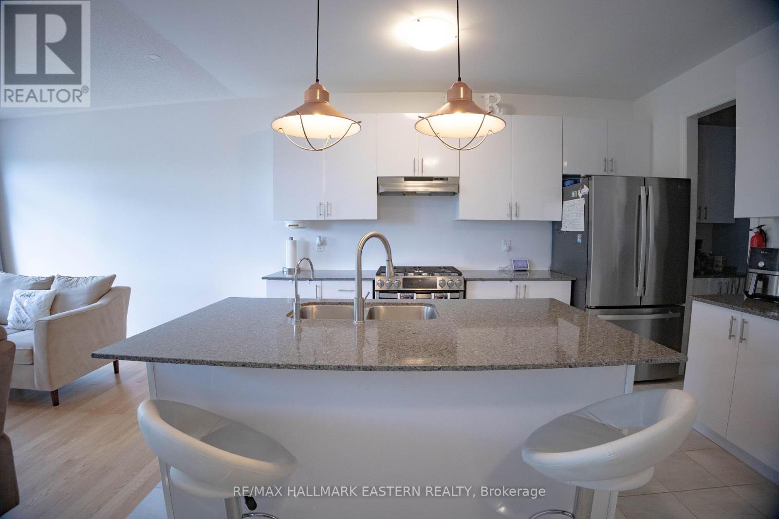 Main Floor - 119 Highlands Boulevard, Cavan Monaghan (Millbrook Village), Ontario  L0A 1G0 - Photo 14 - X12258835
