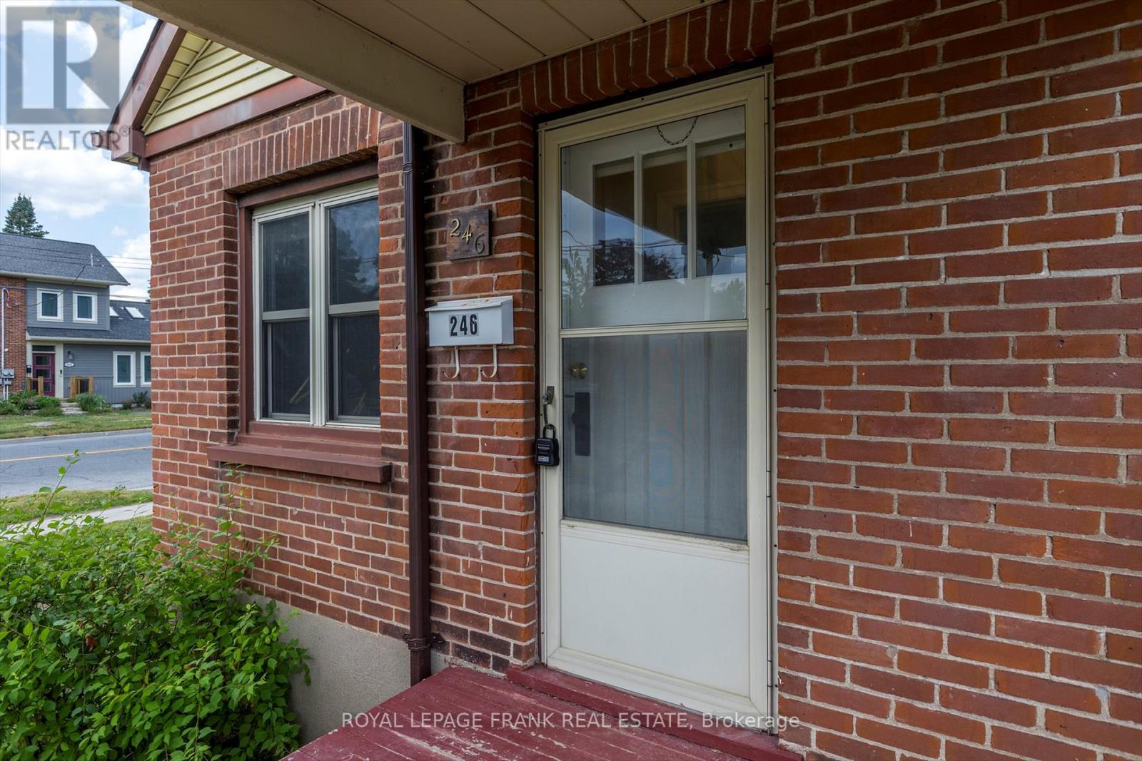 246 Mark Street, Peterborough East (Central), Ontario  K9H 1V2 - Photo 6 - X12259300