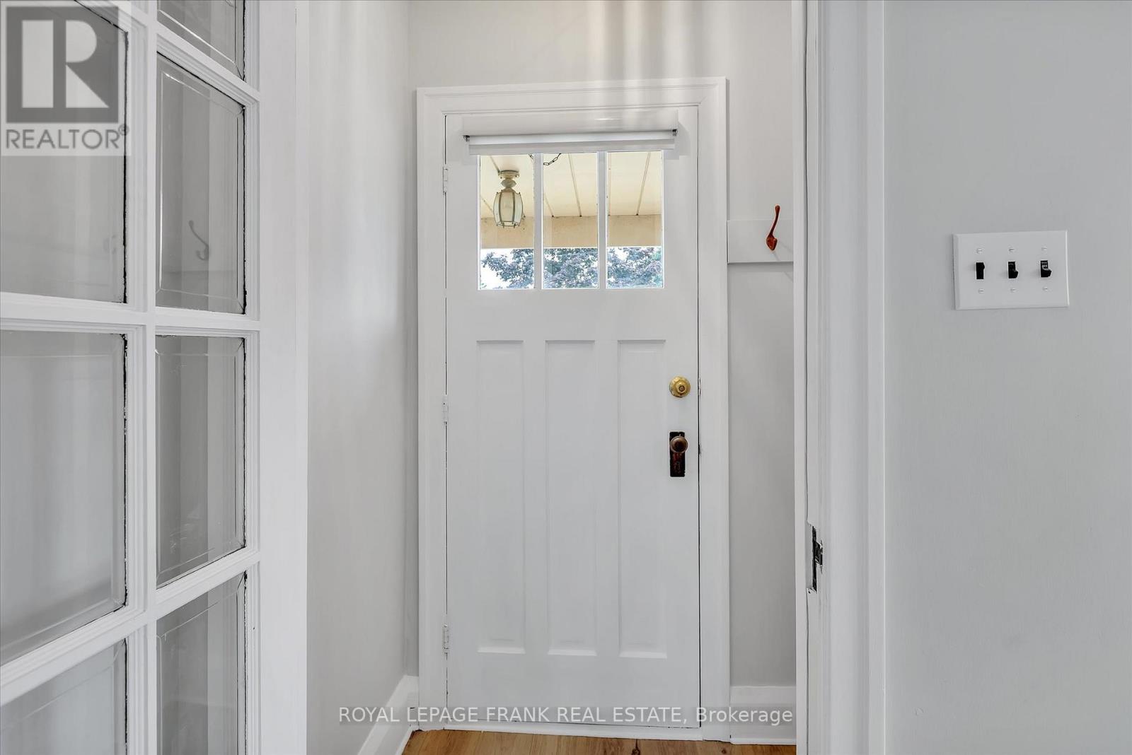 246 Mark Street, Peterborough East (Central), Ontario  K9H 1V2 - Photo 7 - X12259300