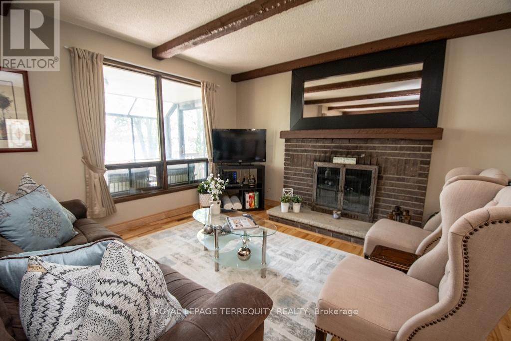 31 Alpine Street, Kawartha Lakes (Ops), Ontario  K9V 4R1 - Photo 11 - X12259144