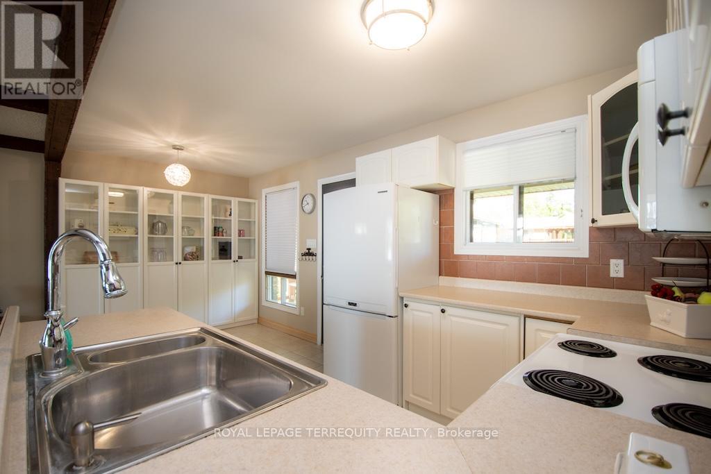31 Alpine Street, Kawartha Lakes (Ops), Ontario  K9V 4R1 - Photo 16 - X12259144