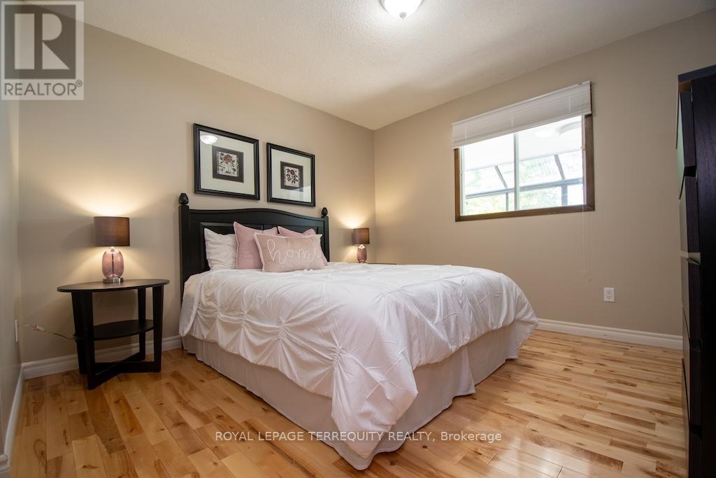 31 Alpine Street, Kawartha Lakes (Ops), Ontario  K9V 4R1 - Photo 26 - X12259144