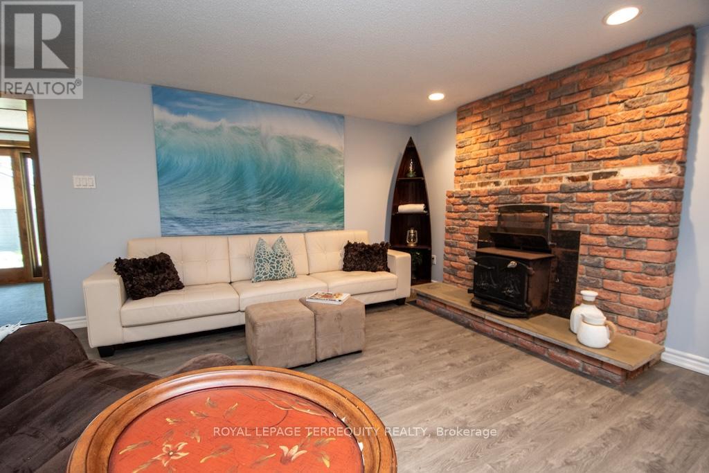 31 Alpine Street, Kawartha Lakes (Ops), Ontario  K9V 4R1 - Photo 33 - X12259144