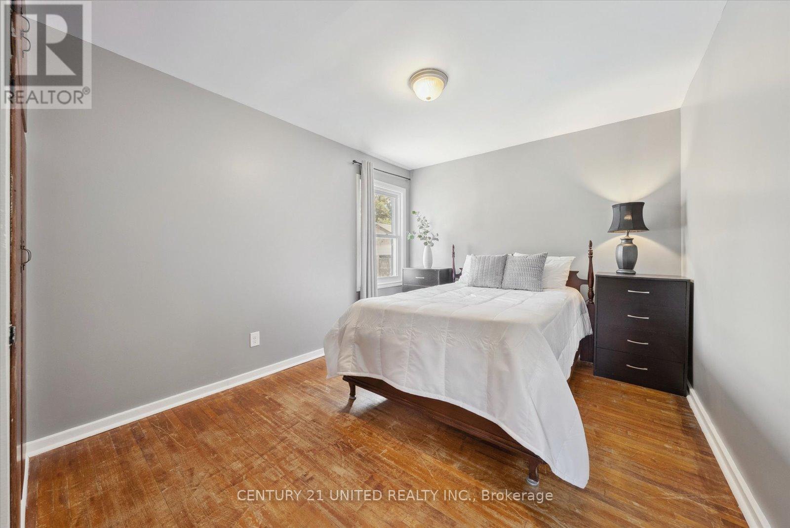 743 St Marys Street, Peterborough Central (South), Ontario  K9J 4H1 - Photo 20 - X12259352