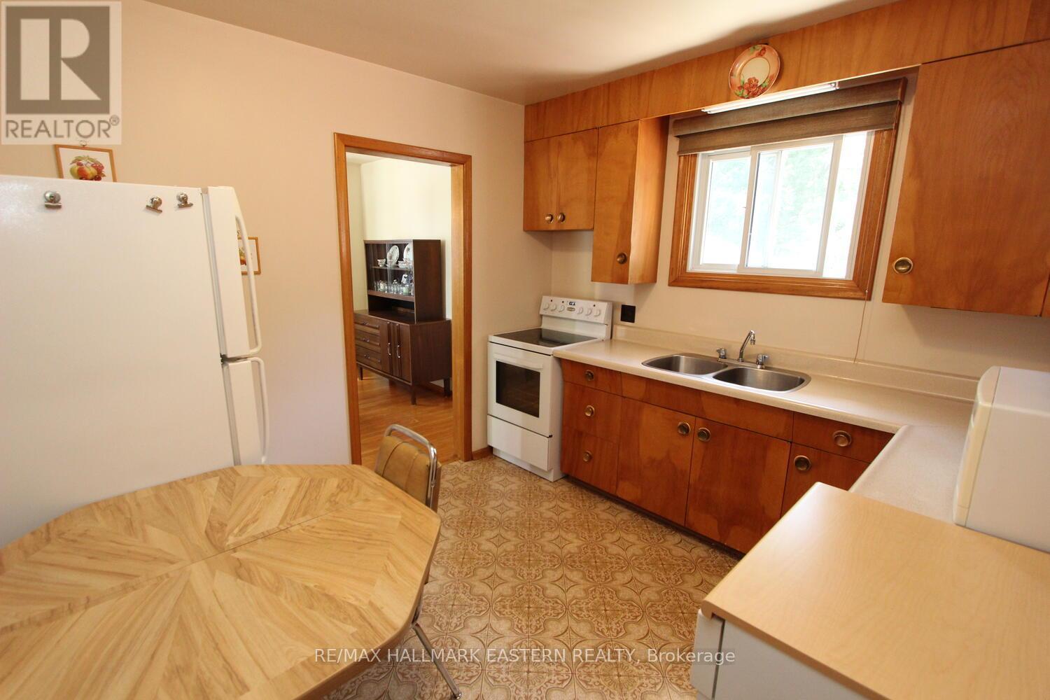 66 Margaret Street, Trent Hills (Campbellford), Ontario  K0L 1L0 - Photo 10 - X12259355
