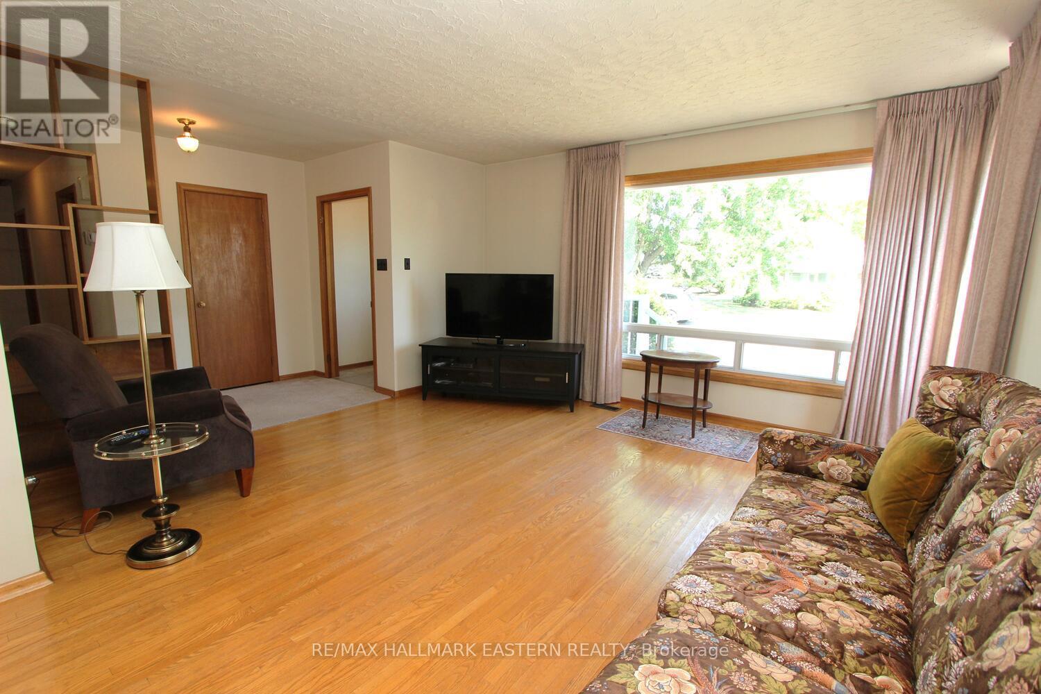 66 Margaret Street, Trent Hills (Campbellford), Ontario  K0L 1L0 - Photo 4 - X12259355