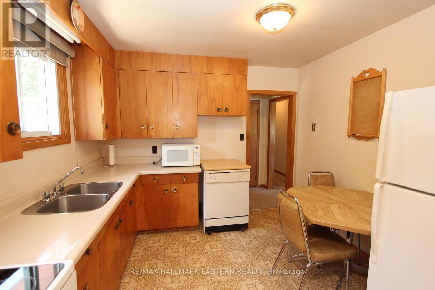 66 Margaret Street, Trent Hills (Campbellford), Ontario  K0L 1L0 - Photo 9 - X12259355