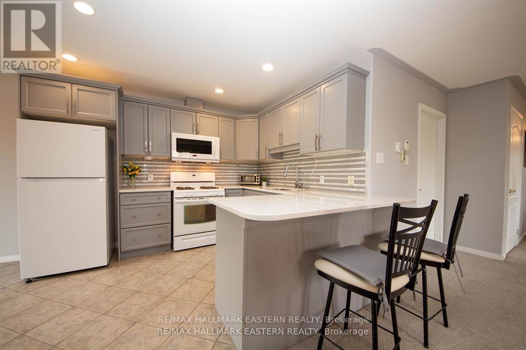 14 - 877 Wentworth Street, Peterborough West (Central), Ontario  K9J 8R7 - Photo 12 - X12259446
