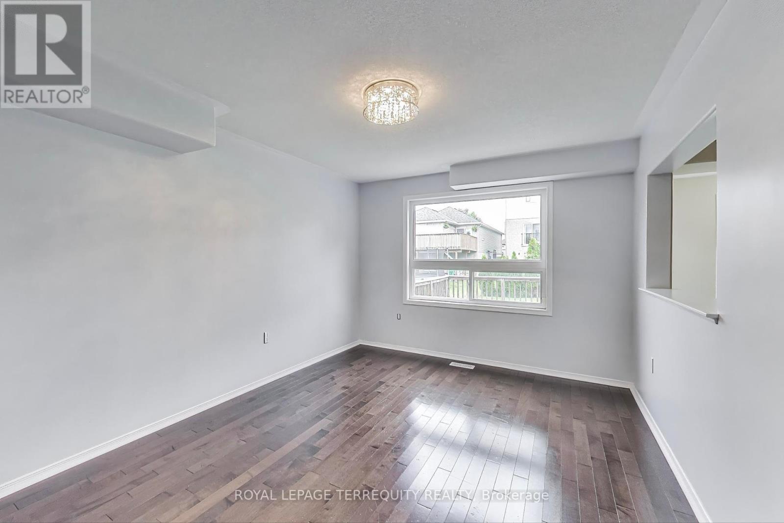 545 Clancy Crescent, Peterborough West (South), Ontario  K9K 2S1 - Photo 6 - X12259232
