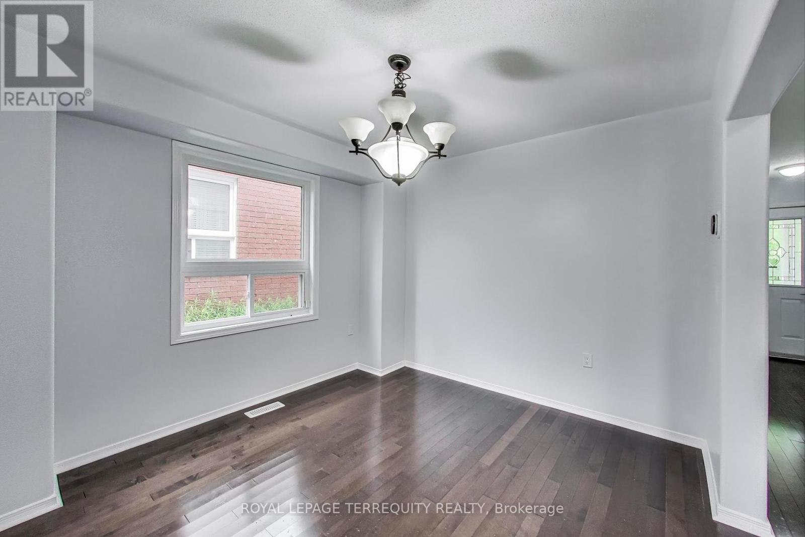 545 Clancy Crescent, Peterborough West (South), Ontario  K9K 2S1 - Photo 8 - X12259232