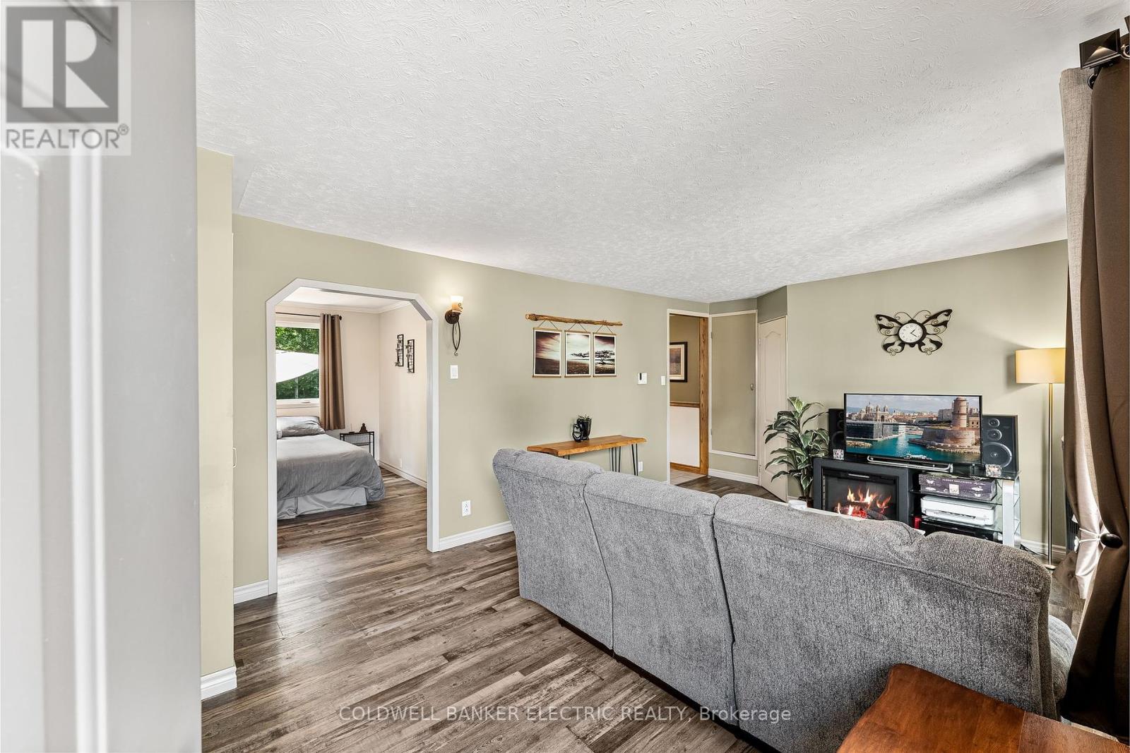 635 Park Street N, Peterborough North (South), Ontario  K9H 4S4 - Photo 5 - X12259701