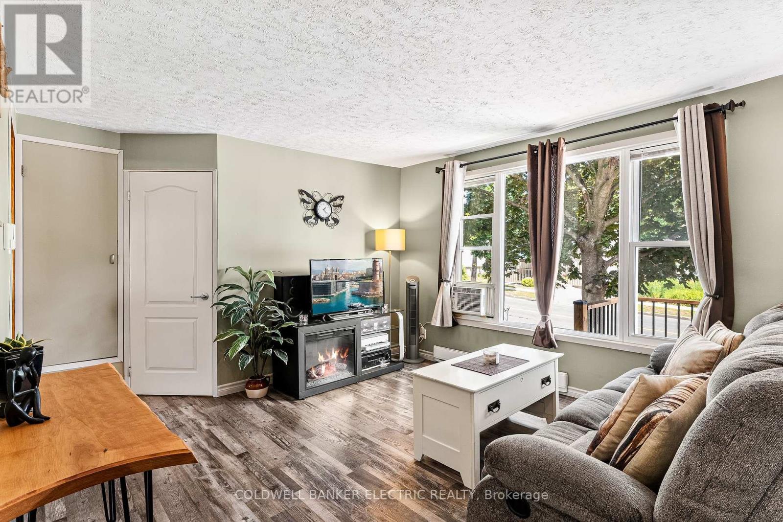 635 Park Street N, Peterborough North (South), Ontario  K9H 4S4 - Photo 7 - X12259701