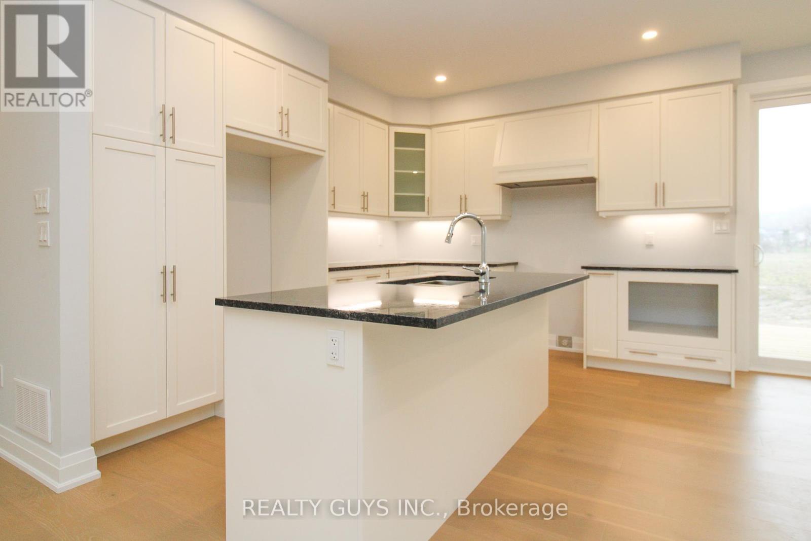 2418 Gwendolyn Court, Cavan Monaghan (Cavan Twp), Ontario  L0A 1C0 - Photo 18 - X12259842