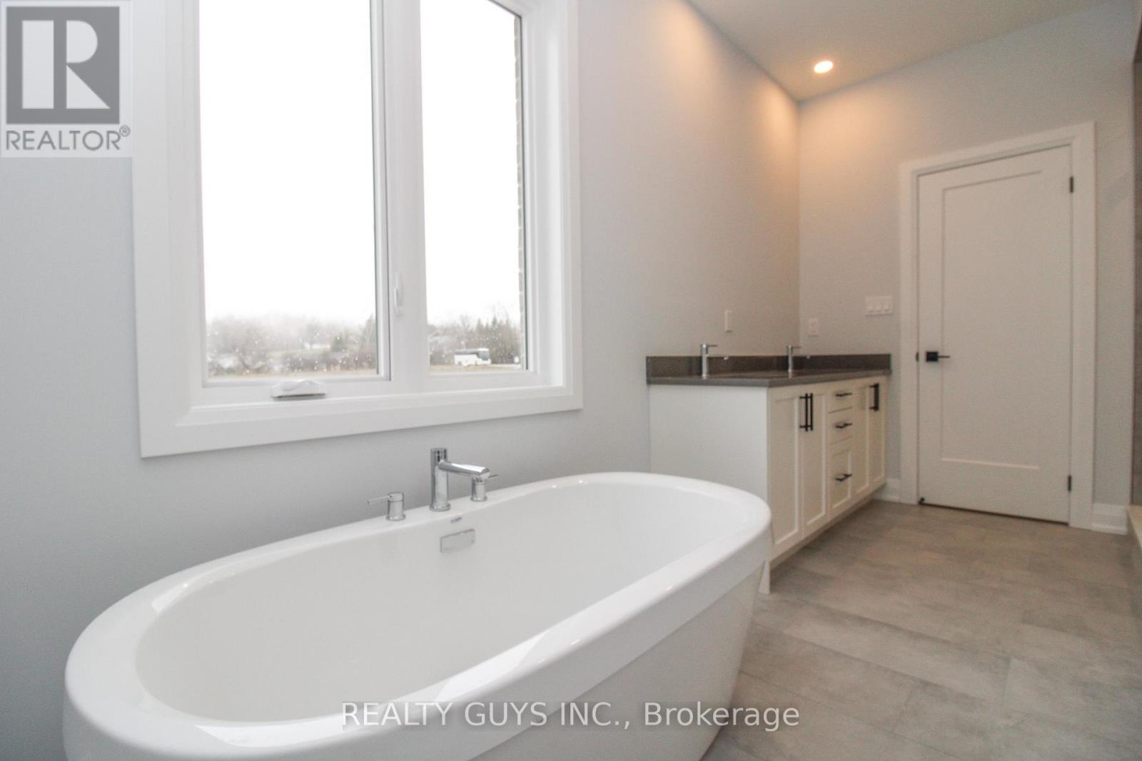 2418 Gwendolyn Court, Cavan Monaghan (Cavan Twp), Ontario  L0A 1C0 - Photo 29 - X12259842