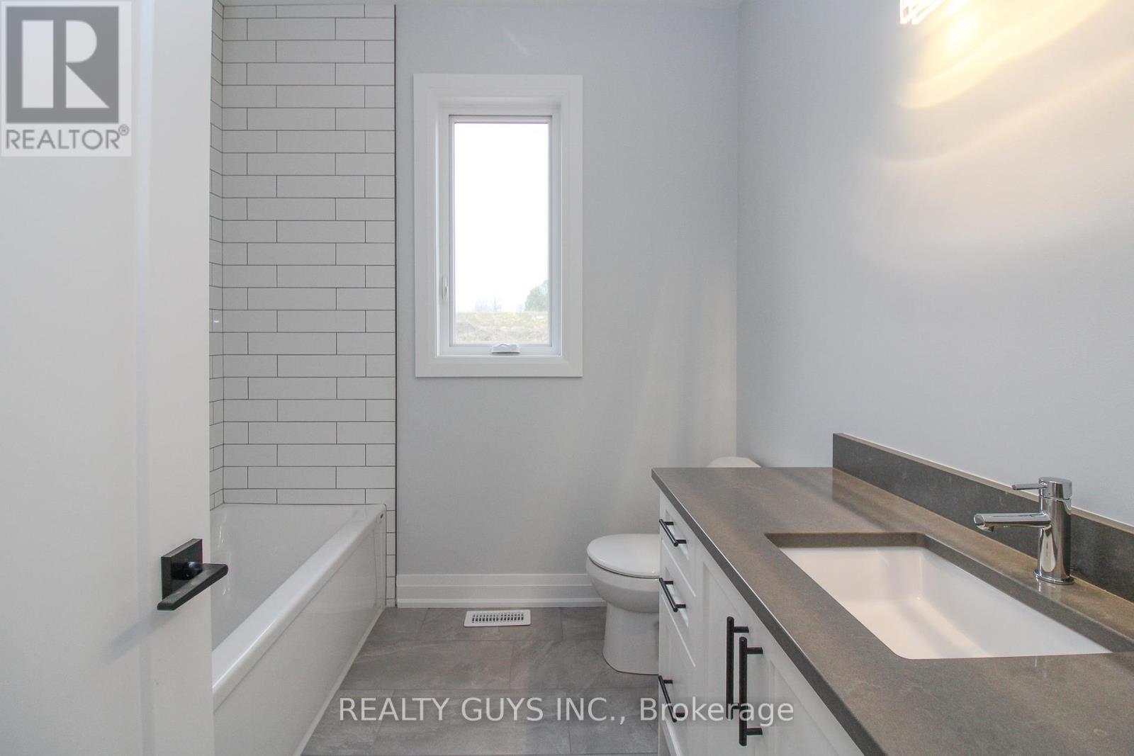 2418 Gwendolyn Court, Cavan Monaghan (Cavan Twp), Ontario  L0A 1C0 - Photo 39 - X12259842