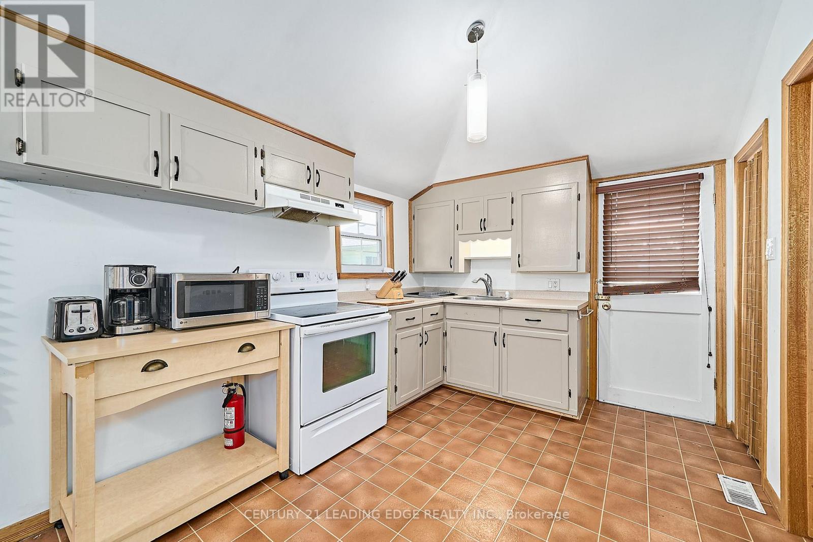 225 Arnott Drive, Selwyn, Ontario  K0L 1T0 - Photo 32 - X12259728