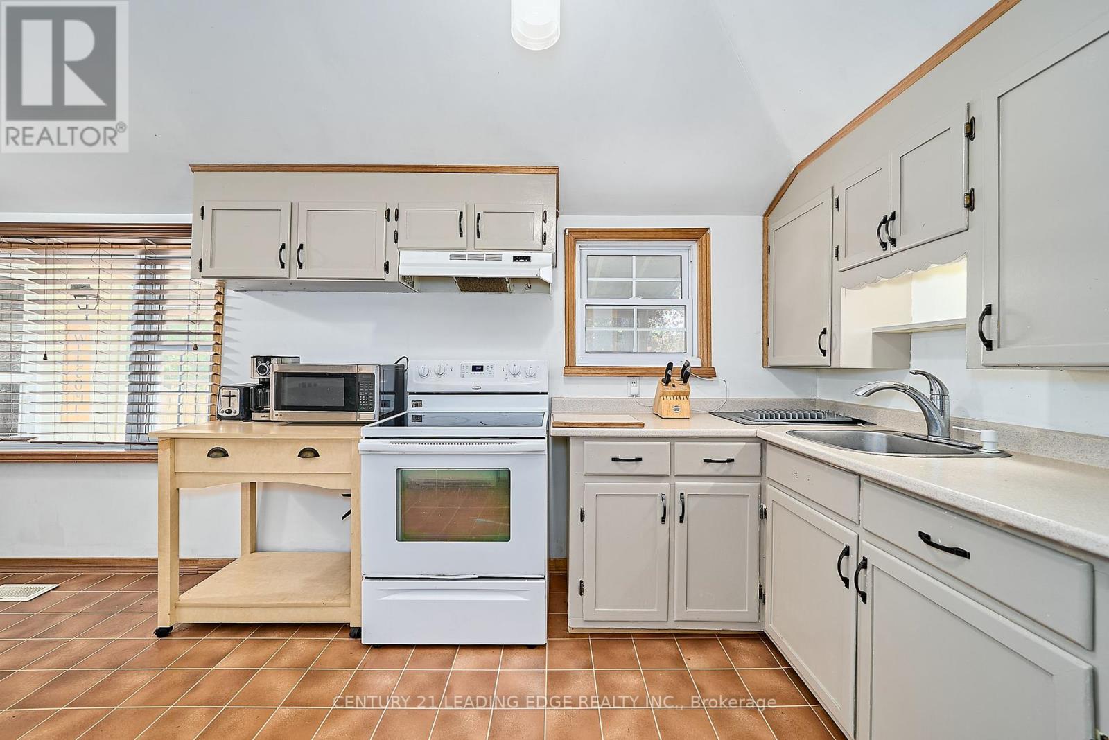 225 Arnott Drive, Selwyn, Ontario  K0L 1T0 - Photo 35 - X12259728