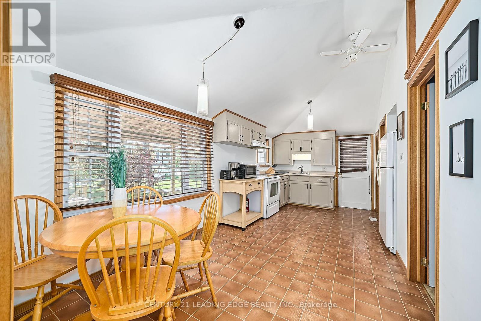 225 Arnott Drive, Selwyn, Ontario  K0L 1T0 - Photo 40 - X12259728