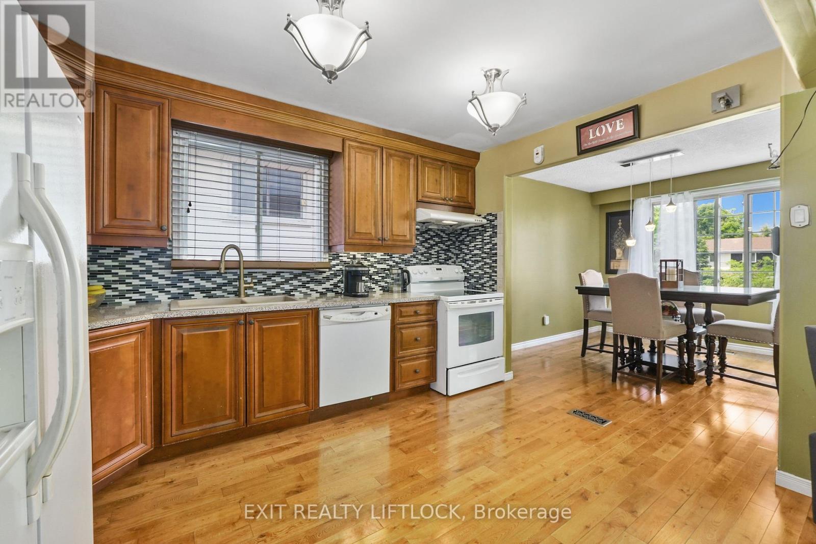 2102 Walker Avenue, Peterborough East (South), Ontario  K9L 1S1 - Photo 22 - X12259976