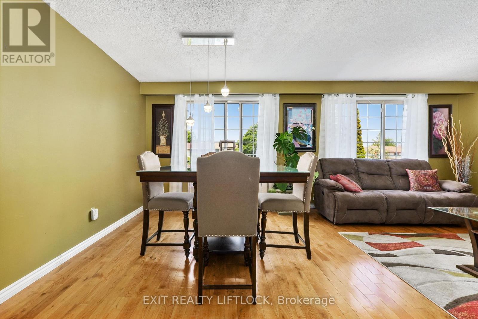 2102 Walker Avenue, Peterborough East (South), Ontario  K9L 1S1 - Photo 23 - X12259976