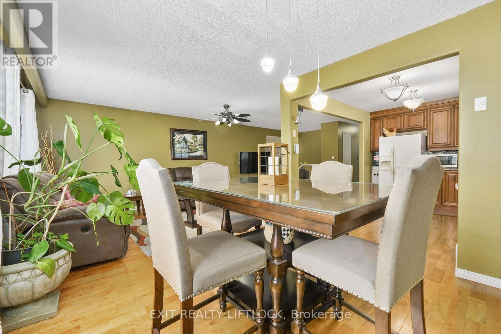 2102 Walker Avenue, Peterborough East (South), Ontario  K9L 1S1 - Photo 24 - X12259976