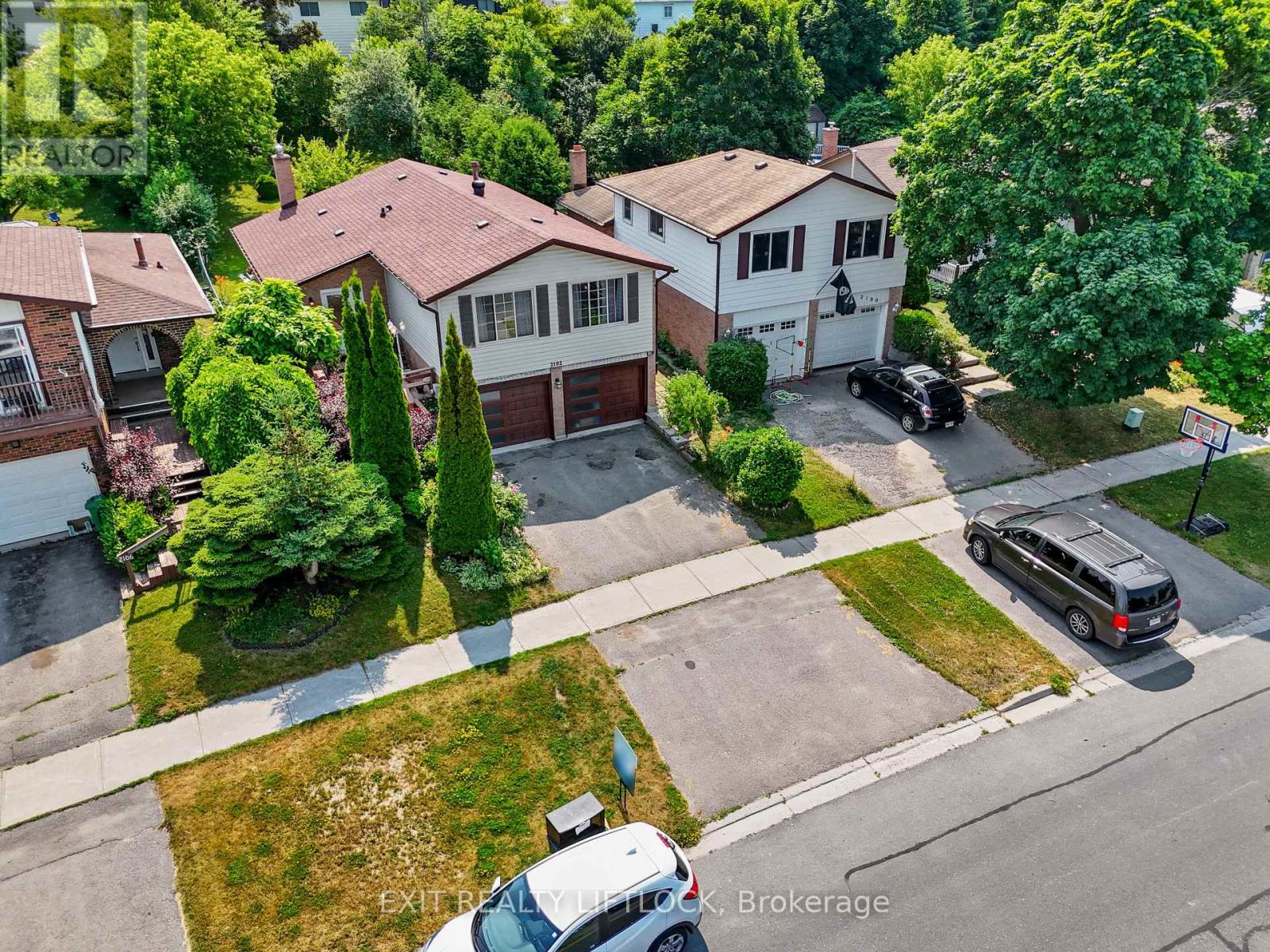 2102 Walker Avenue, Peterborough East (South), Ontario  K9L 1S1 - Photo 3 - X12259976