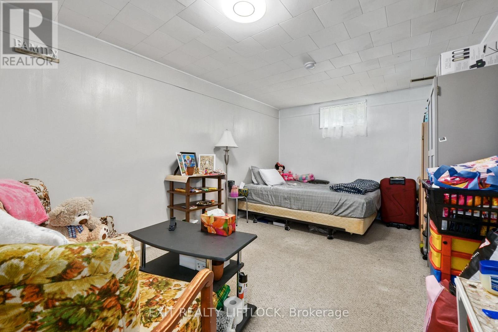 2102 Walker Avenue, Peterborough East (South), Ontario  K9L 1S1 - Photo 33 - X12259976
