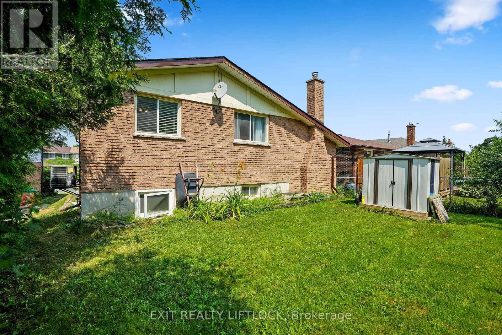 2102 Walker Avenue, Peterborough East (South), Ontario  K9L 1S1 - Photo 36 - X12259976