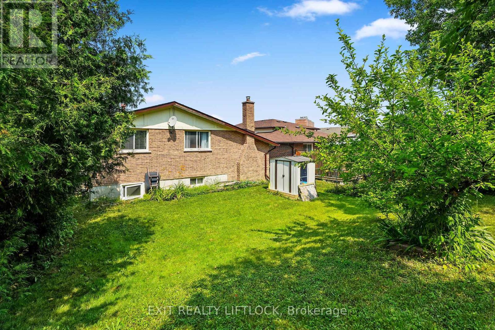 2102 Walker Avenue, Peterborough East (South), Ontario  K9L 1S1 - Photo 37 - X12259976
