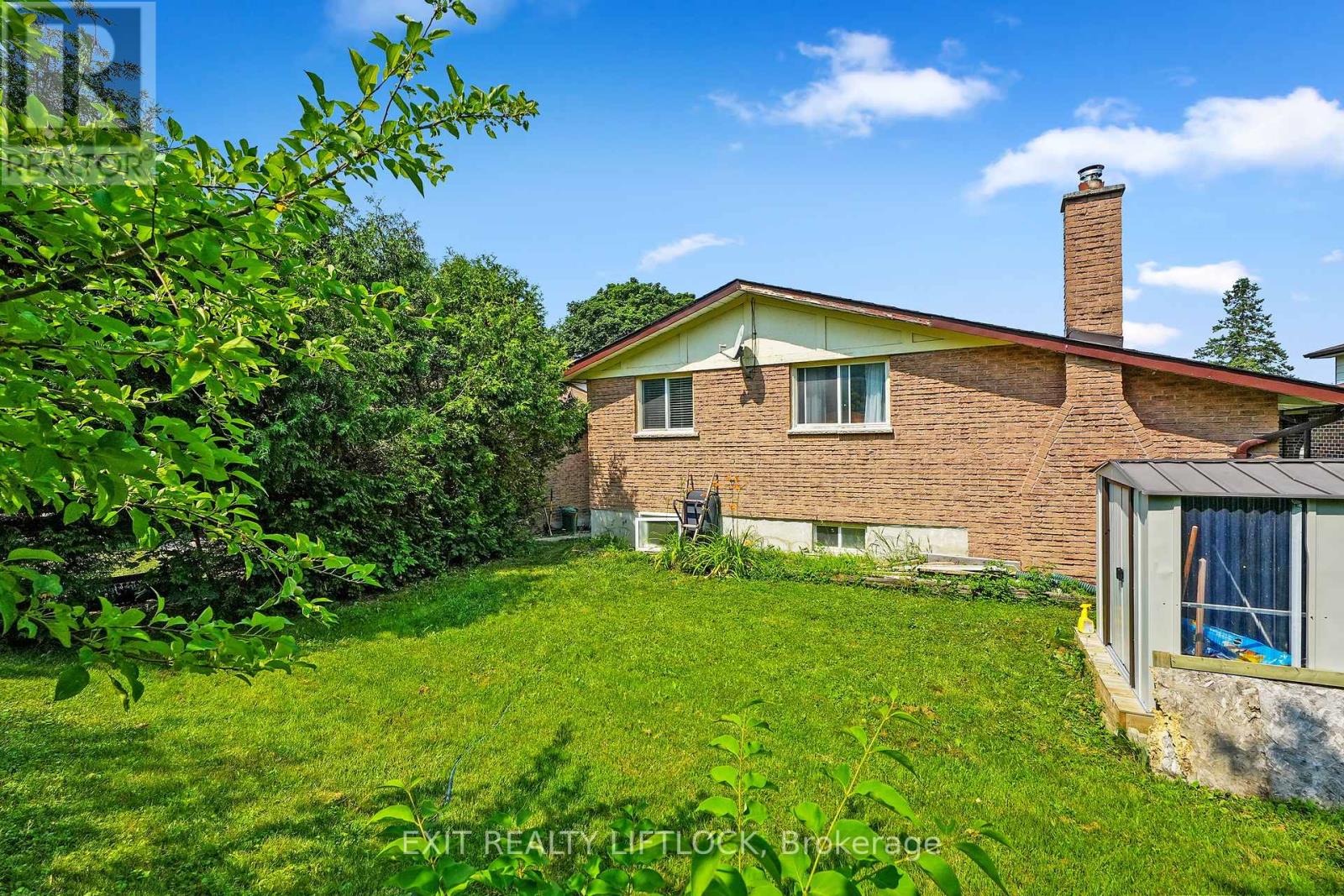 2102 Walker Avenue, Peterborough East (South), Ontario  K9L 1S1 - Photo 39 - X12259976