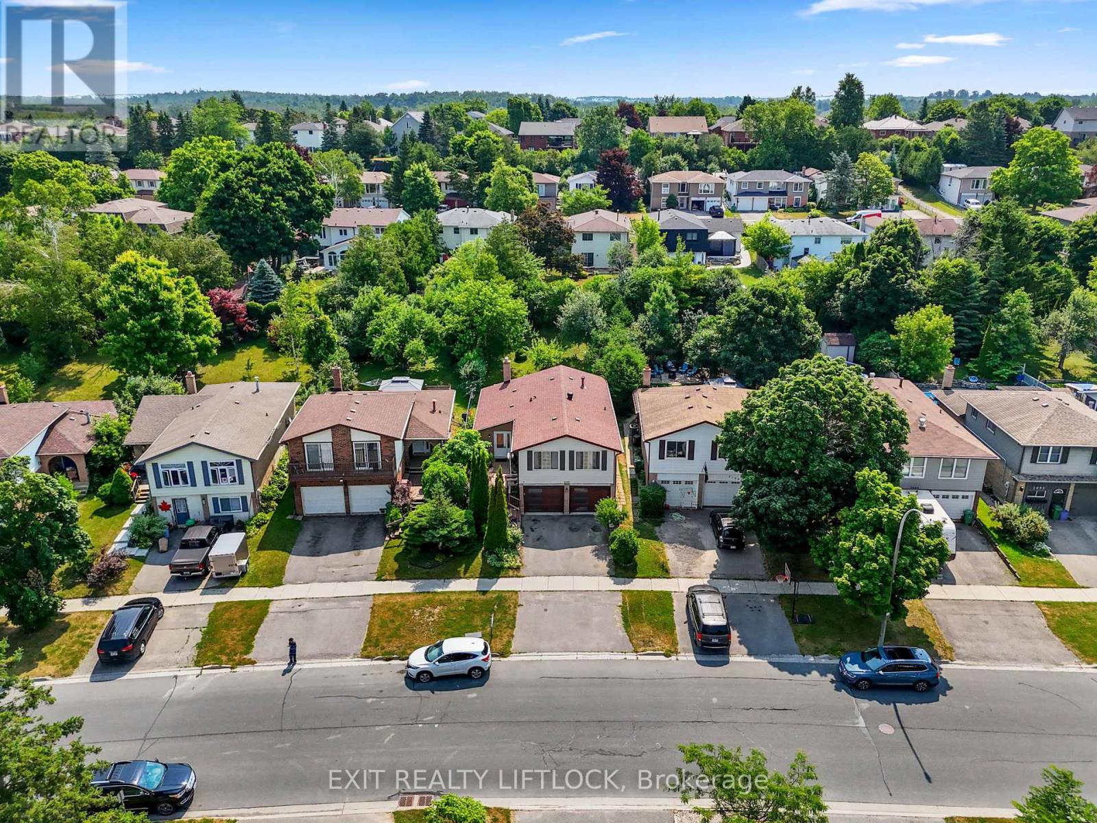 2102 Walker Avenue, Peterborough East (South), Ontario  K9L 1S1 - Photo 4 - X12259976