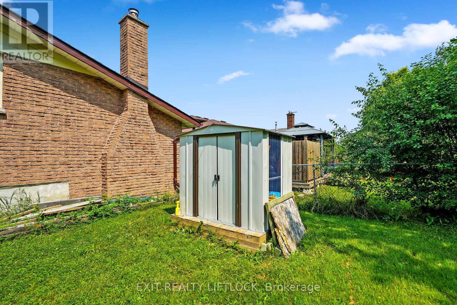 2102 Walker Avenue, Peterborough East (South), Ontario  K9L 1S1 - Photo 41 - X12259976