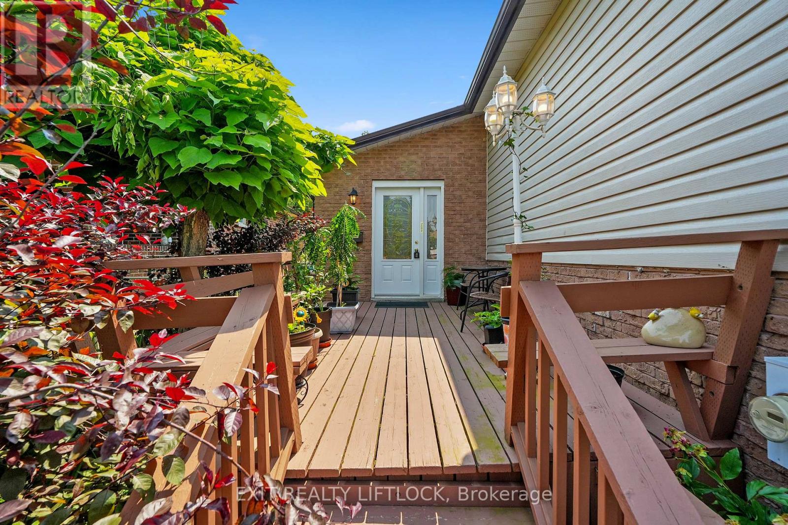 2102 Walker Avenue, Peterborough East (South), Ontario  K9L 1S1 - Photo 8 - X12259976