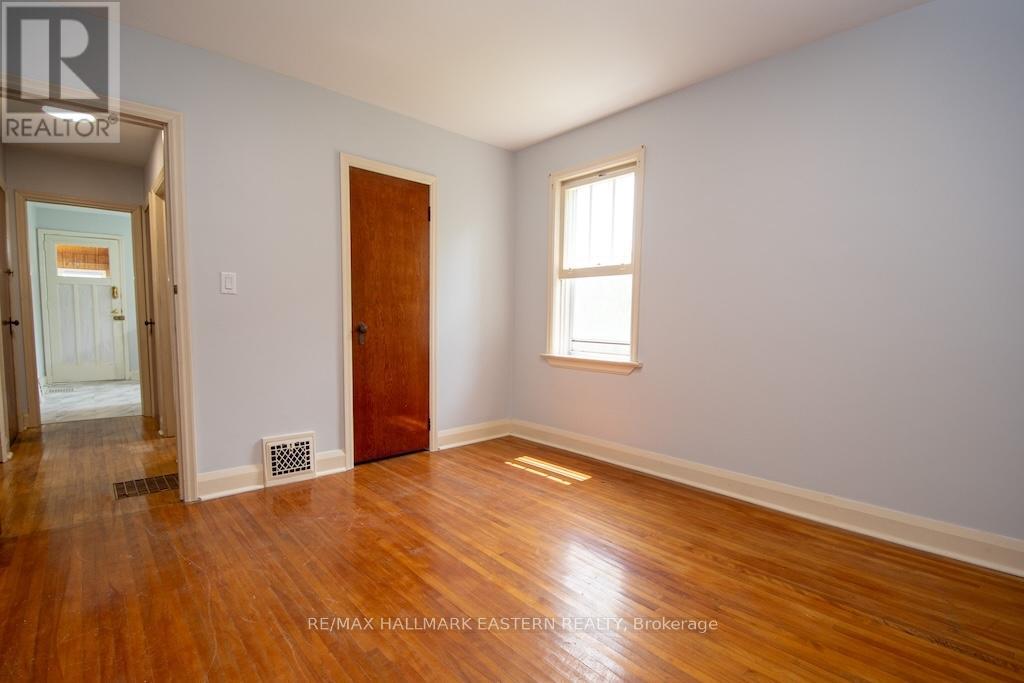 2449 Lansdowne Street W, Cavan Monaghan (Cavan-Monaghan), Ontario  K9J 6X4 - Photo 18 - X12260225
