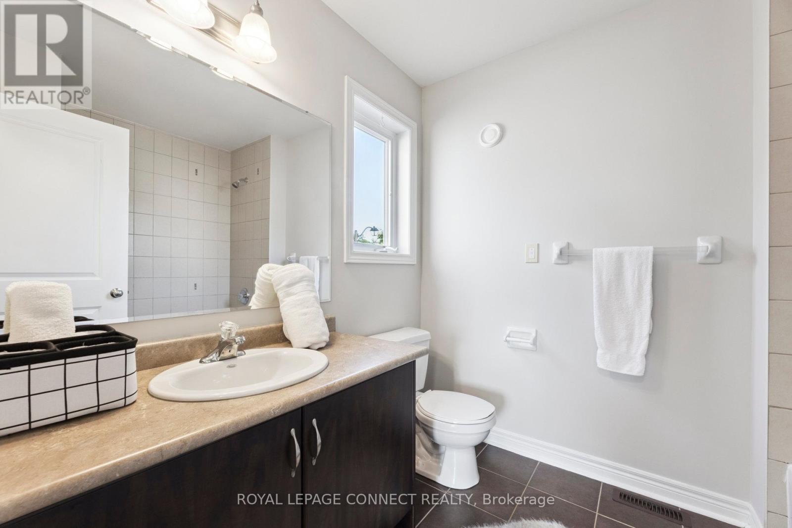 7 Purple Dusk Drive, Kawartha Lakes (Lindsay), Ontario  K9V 0B2 - Photo 20 - X12259940