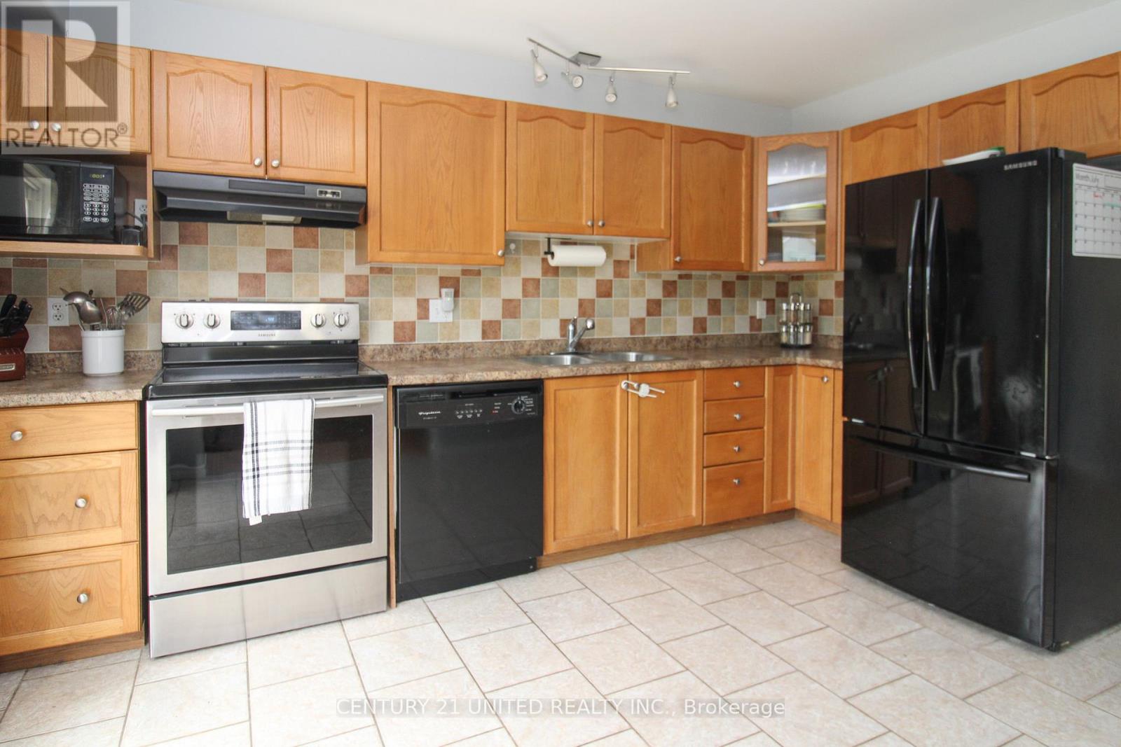 351 Spillsbury Drive, Peterborough West (South), Ontario  K9K 2N6 - Photo 10 - X12260256