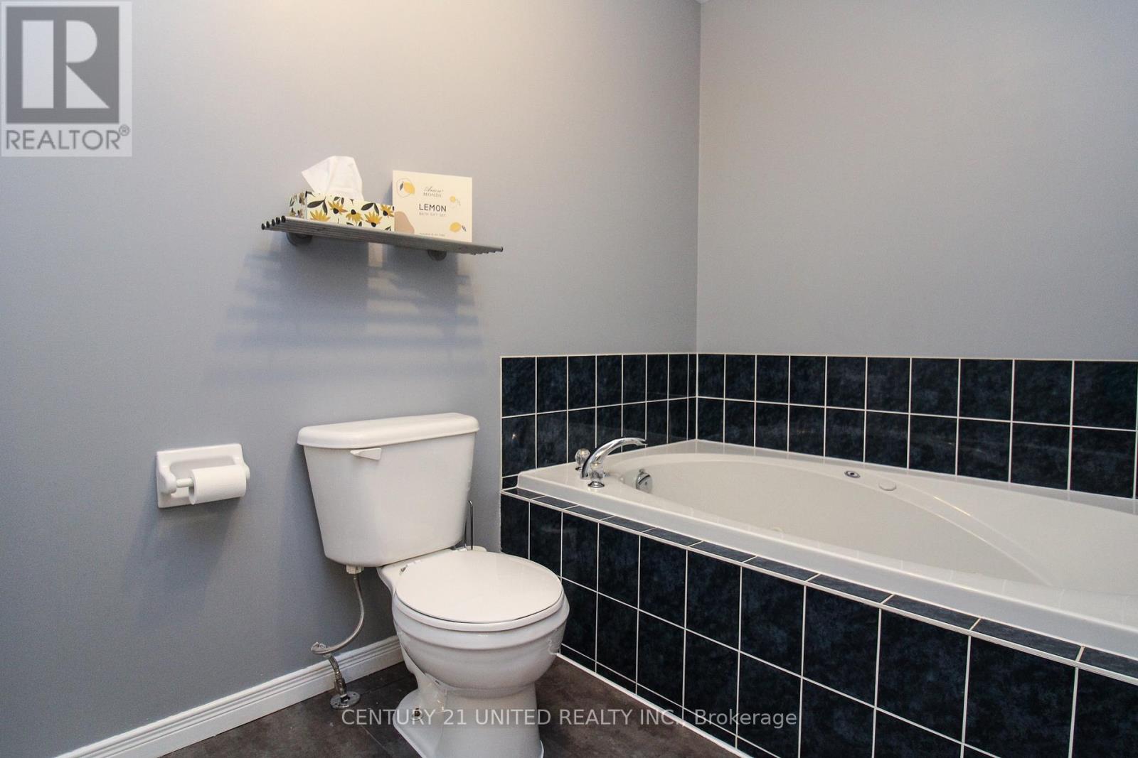 351 Spillsbury Drive, Peterborough West (South), Ontario  K9K 2N6 - Photo 21 - X12260256