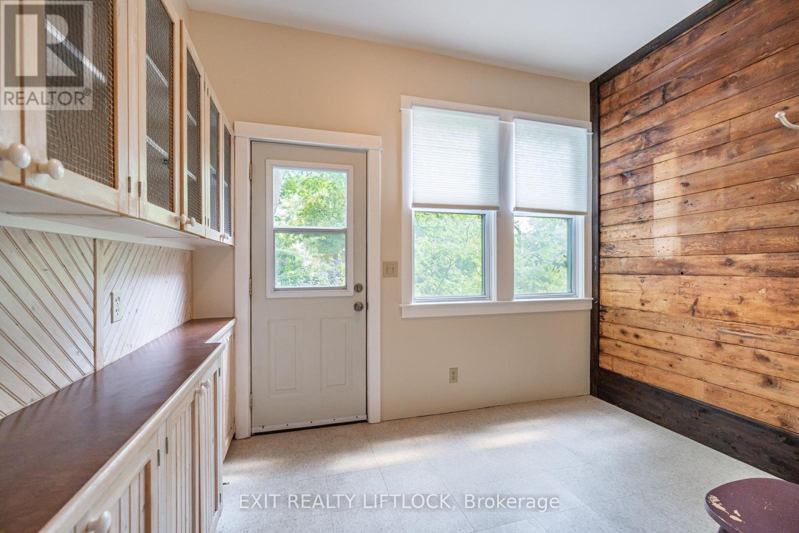 141 Hunter Street E, Peterborough East (Central), Ontario  K9H 1G7 - Photo 11 - X12260273