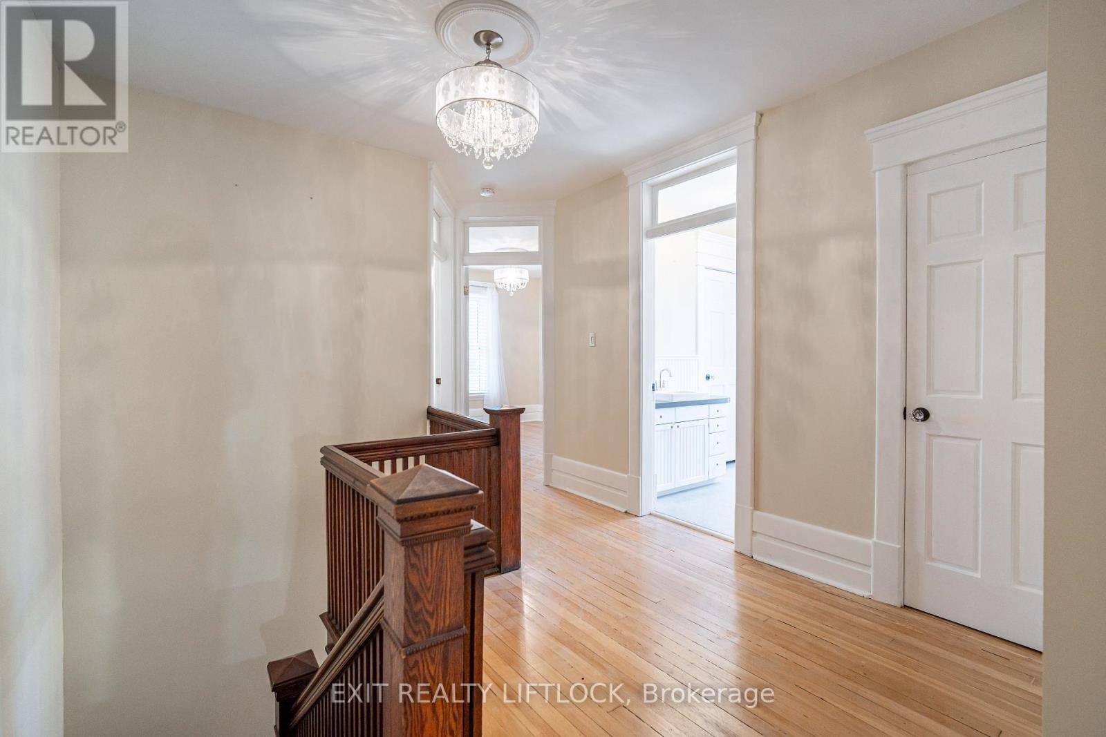 141 Hunter Street E, Peterborough East (Central), Ontario  K9H 1G7 - Photo 12 - X12260273